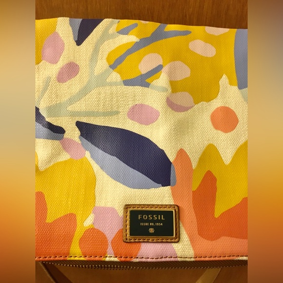 Fossil floral purse, expands with zipper insert. Cross body/messenger size. New! - Picture 4 of 4